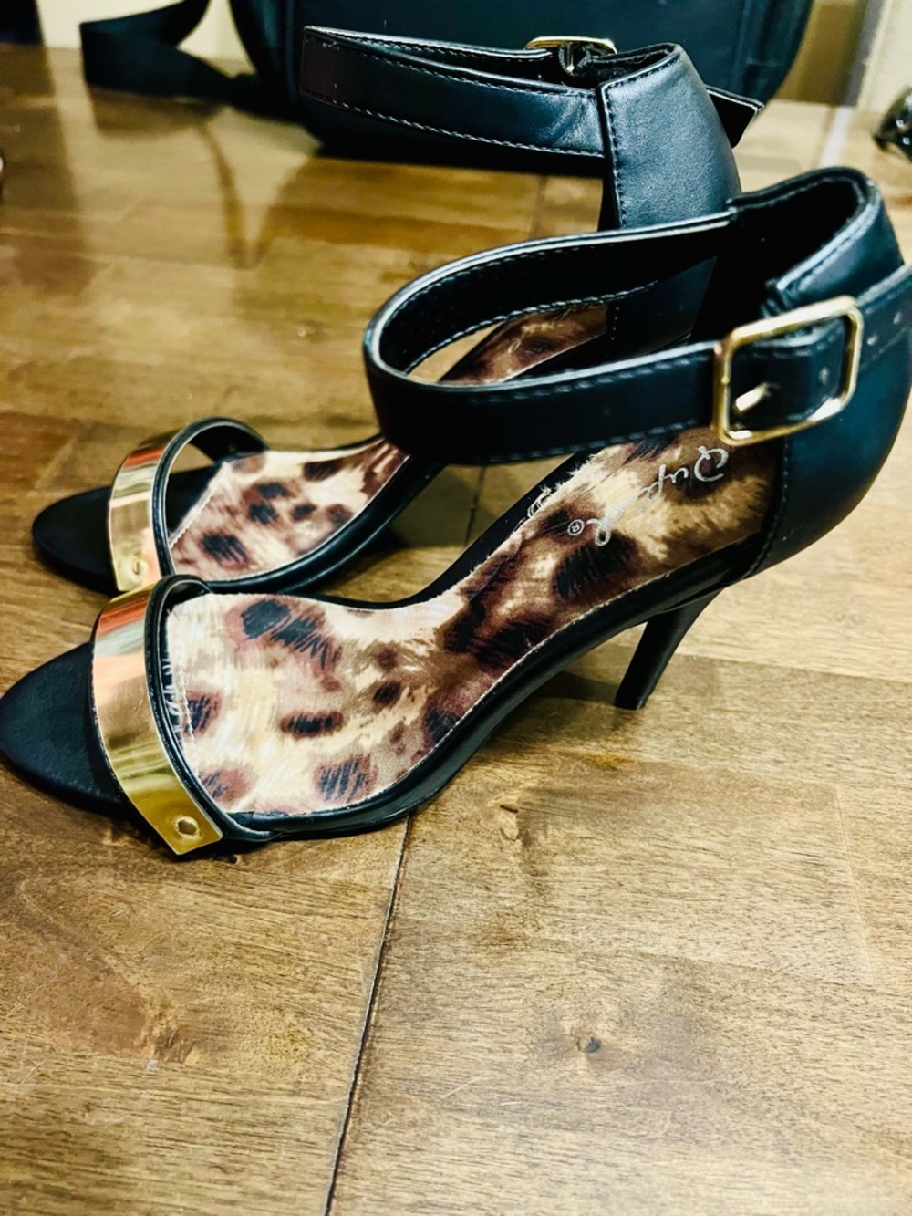 Qupid leopard with gold strap high heels 6.5